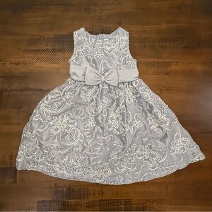 Rare Editions Silver‎ Dress With Silver Sequins Size 5